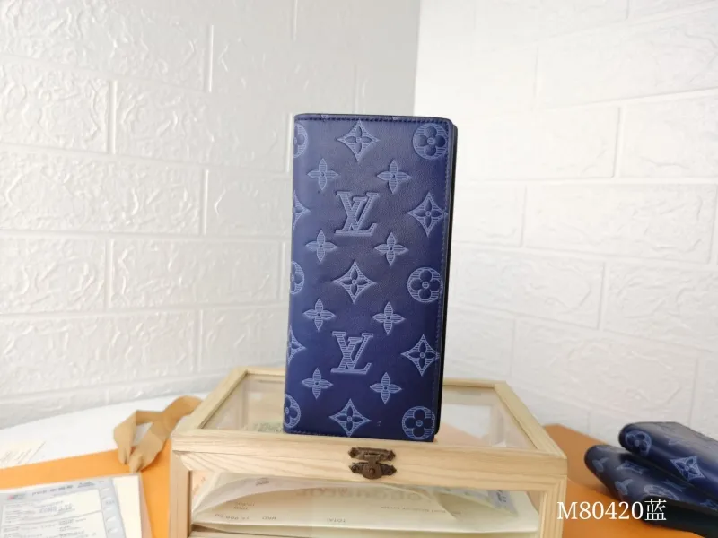LV Wallets-1399