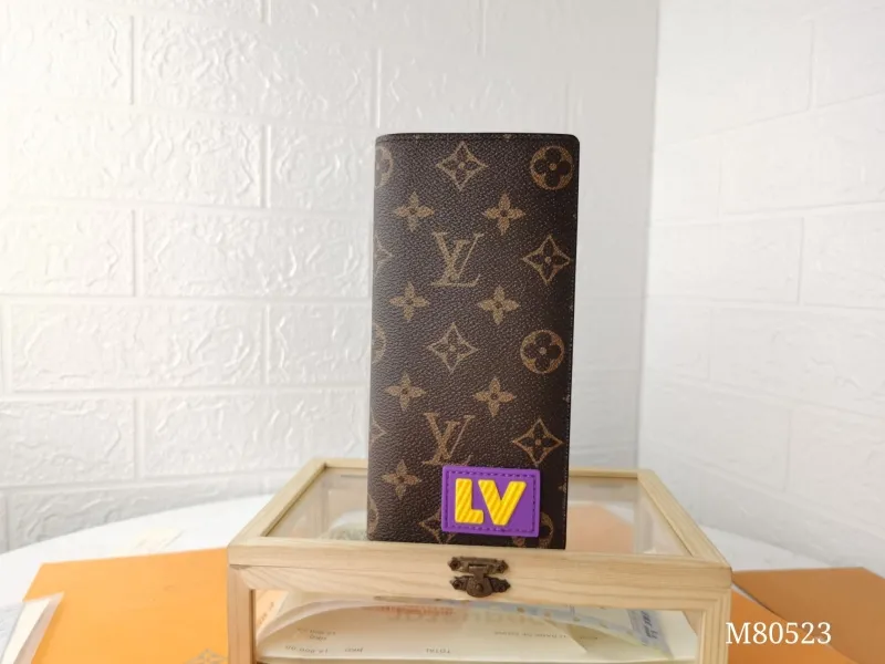 LV Wallets-1402