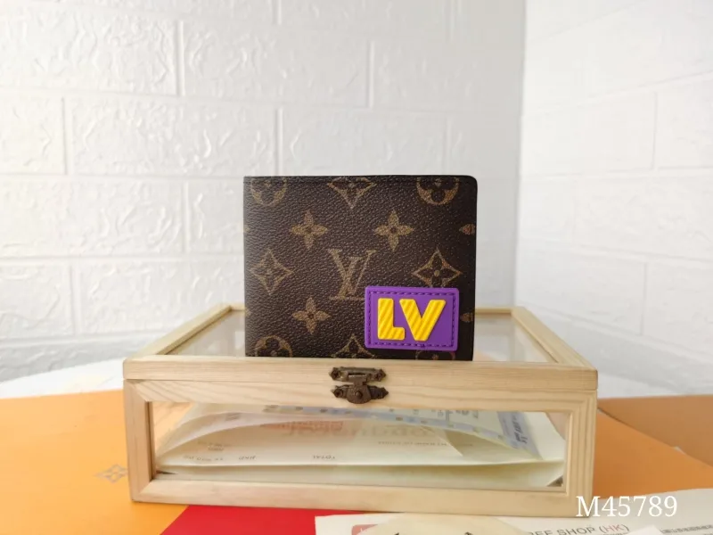 LV Wallets-1403
