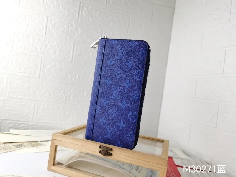LV Wallets-1408