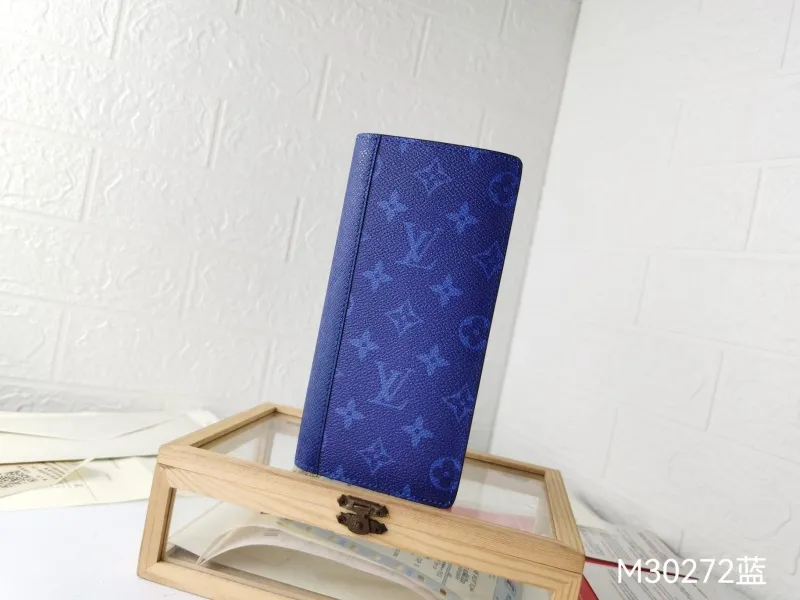 LV Wallets-1409
