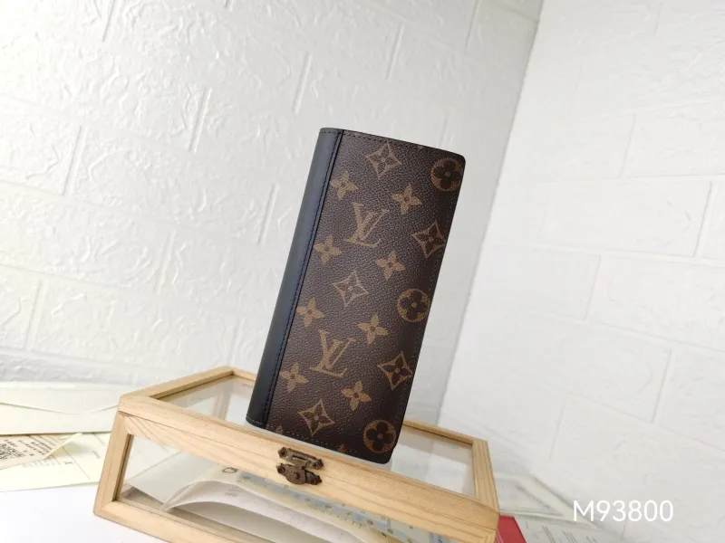 LV Wallets-1412