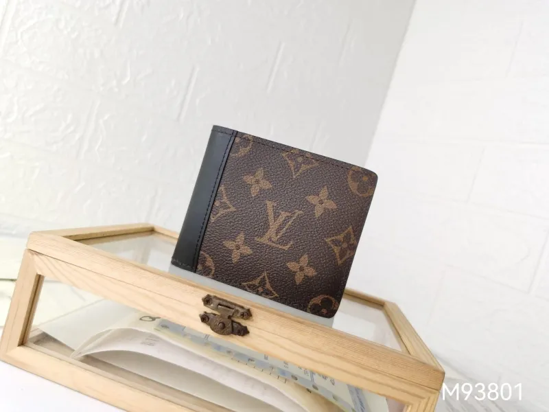 LV Wallets-1413