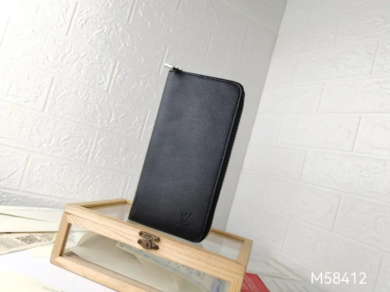 LV Wallets-1418