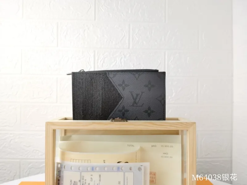 LV Wallets-1425