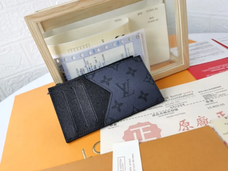 Alternative view of LV Wallets-1425