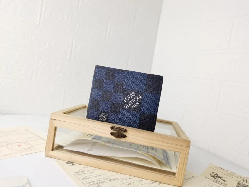 LV Wallets-1429