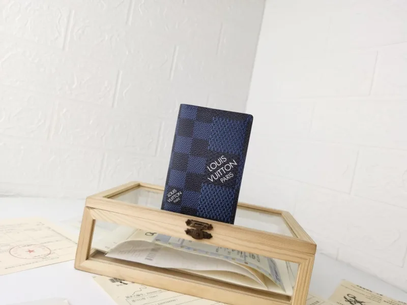 LV Wallets-1430