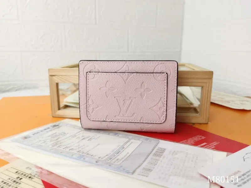 LV Wallets-1439