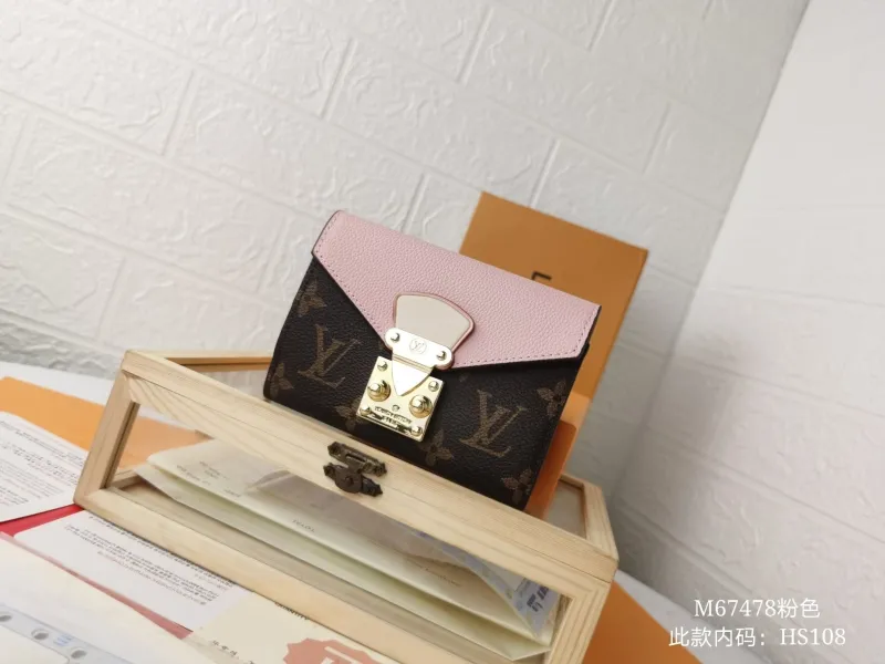 LV Wallets-1448