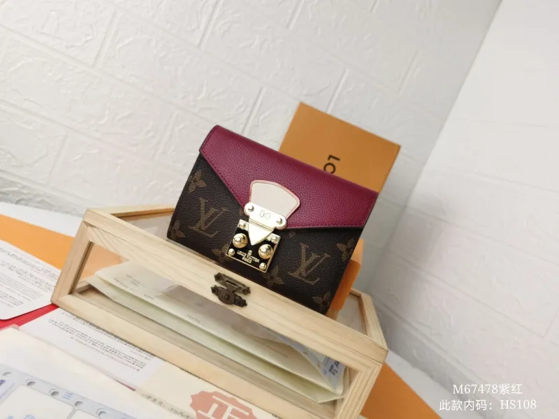 LV Wallets-1449