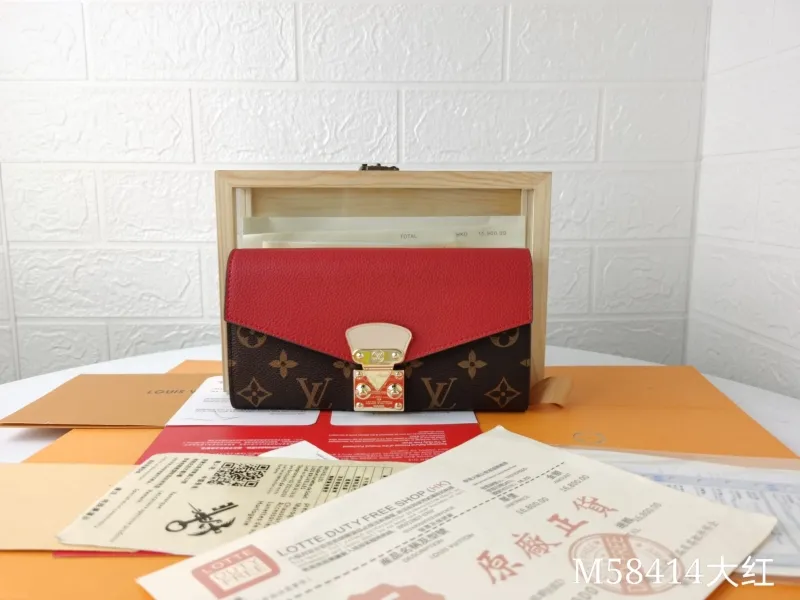 LV Wallets-1454