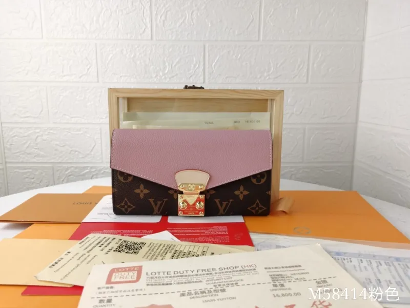 LV Wallets-1455