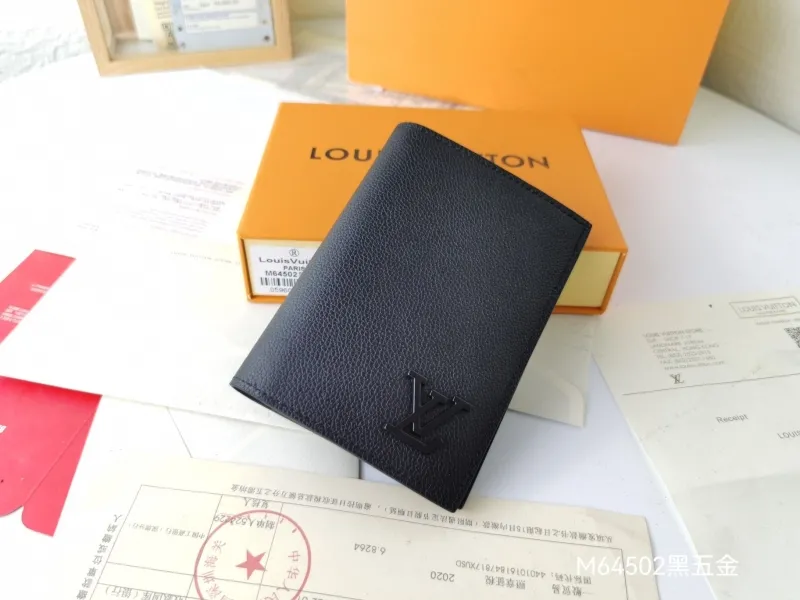 LV Wallets-1459