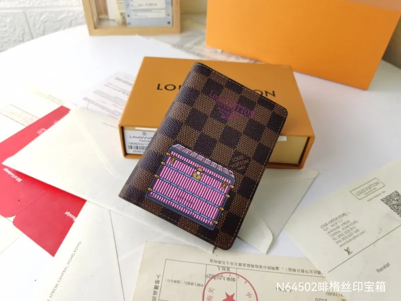 LV Wallets-1463