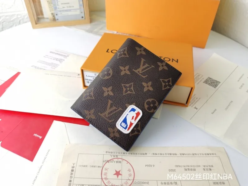 LV Wallets-1464