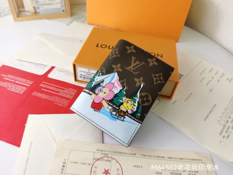 LV Wallets-1468