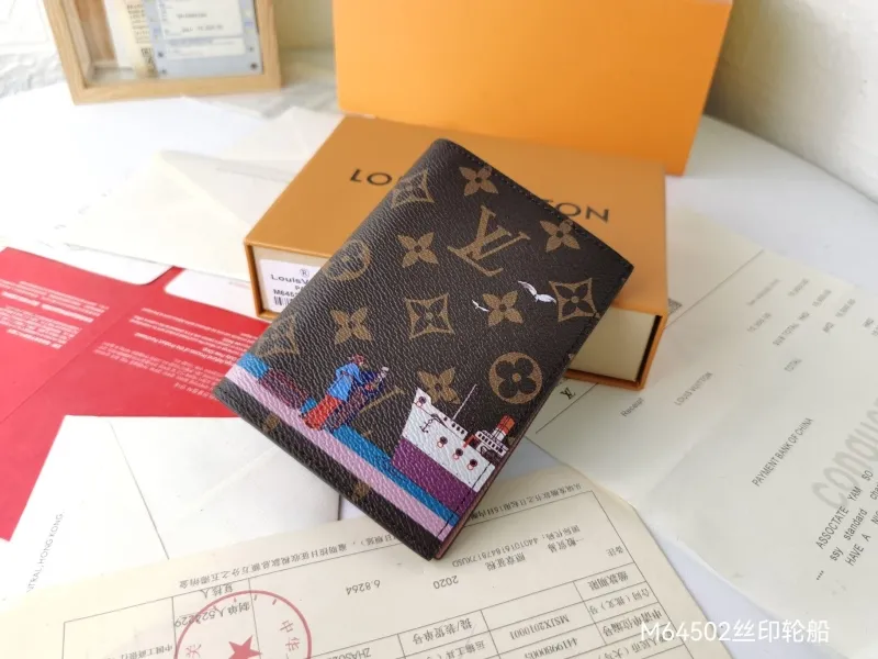 LV Wallets-1469