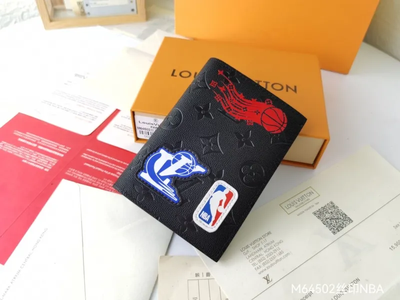 LV Wallets-1477