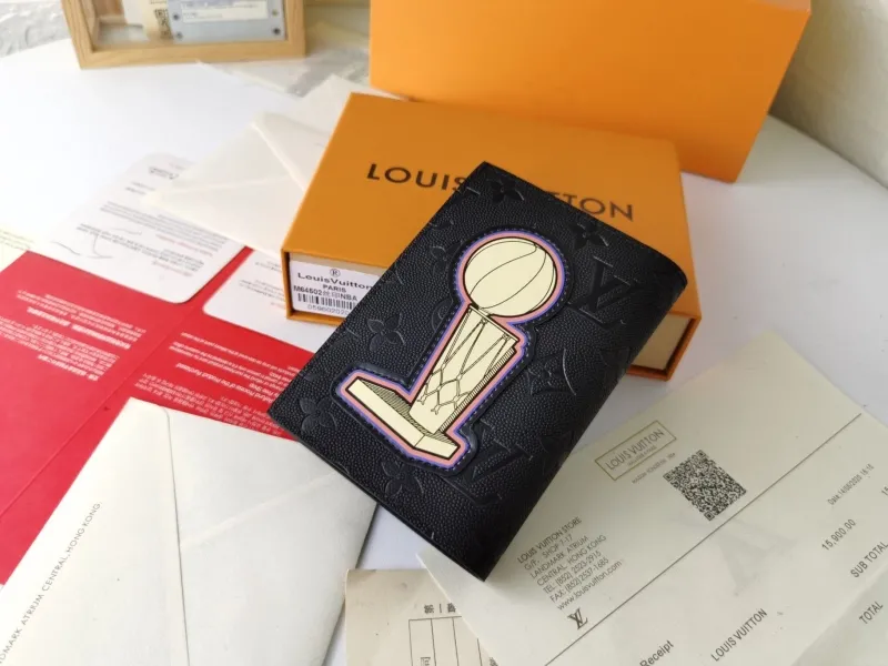 Alternative view of LV Wallets-1477