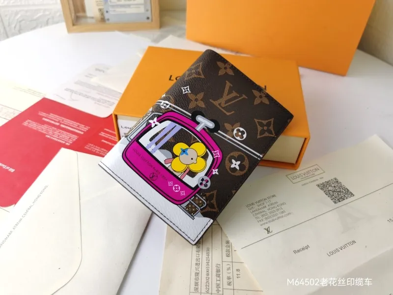 LV Wallets-1479