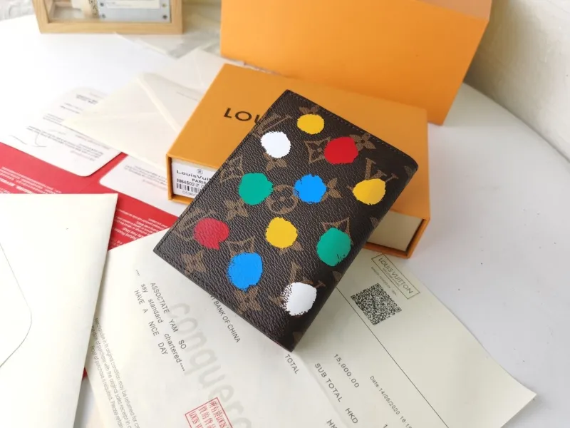Alternative view of LV Wallets-1483
