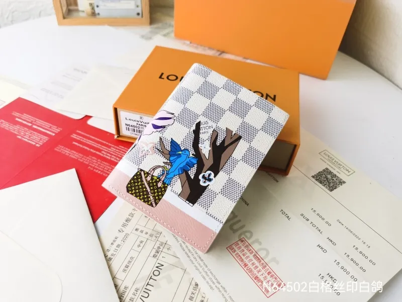 LV Wallets-1487