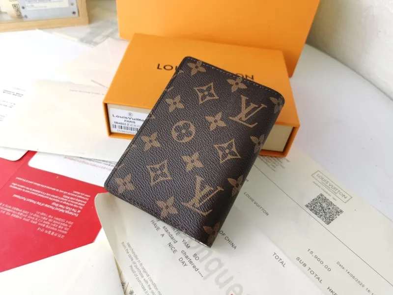 Alternative view of LV Wallets-1488