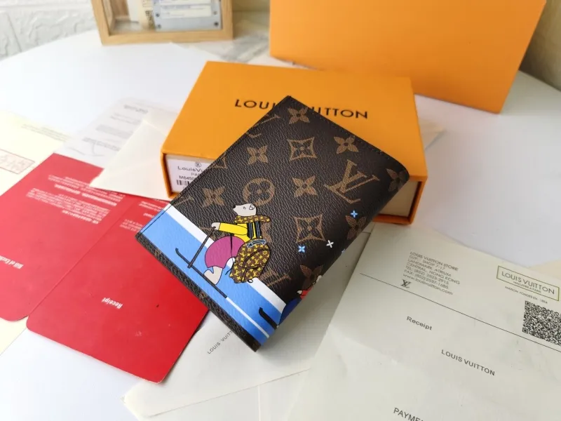 Alternative view of LV Wallets-1506