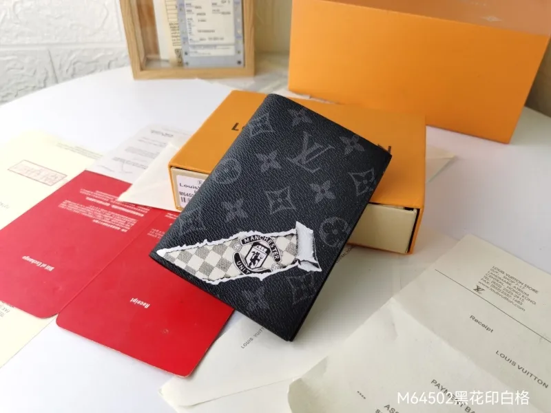 LV Wallets-1508