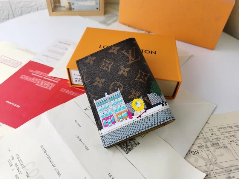 Alternative view of LV Wallets-1509