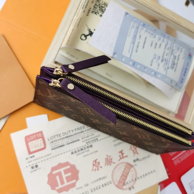 Alternative view of LV Wallets-1520