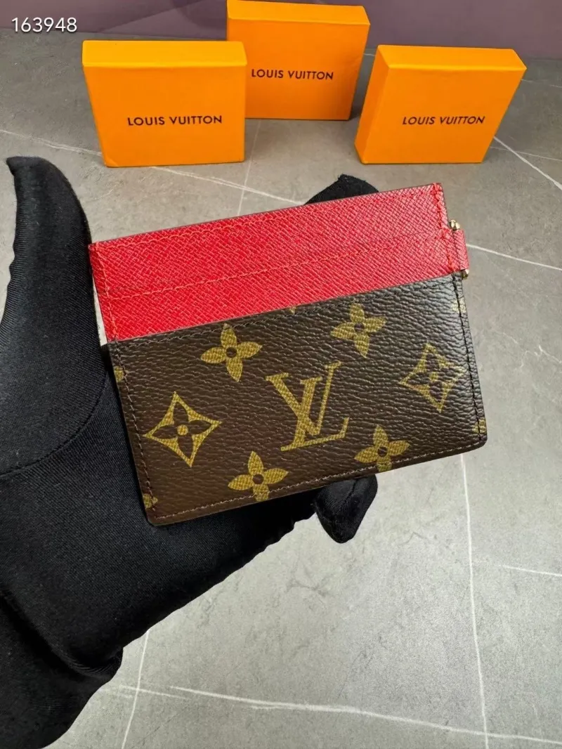 Alternative view of LV Wallets-1530