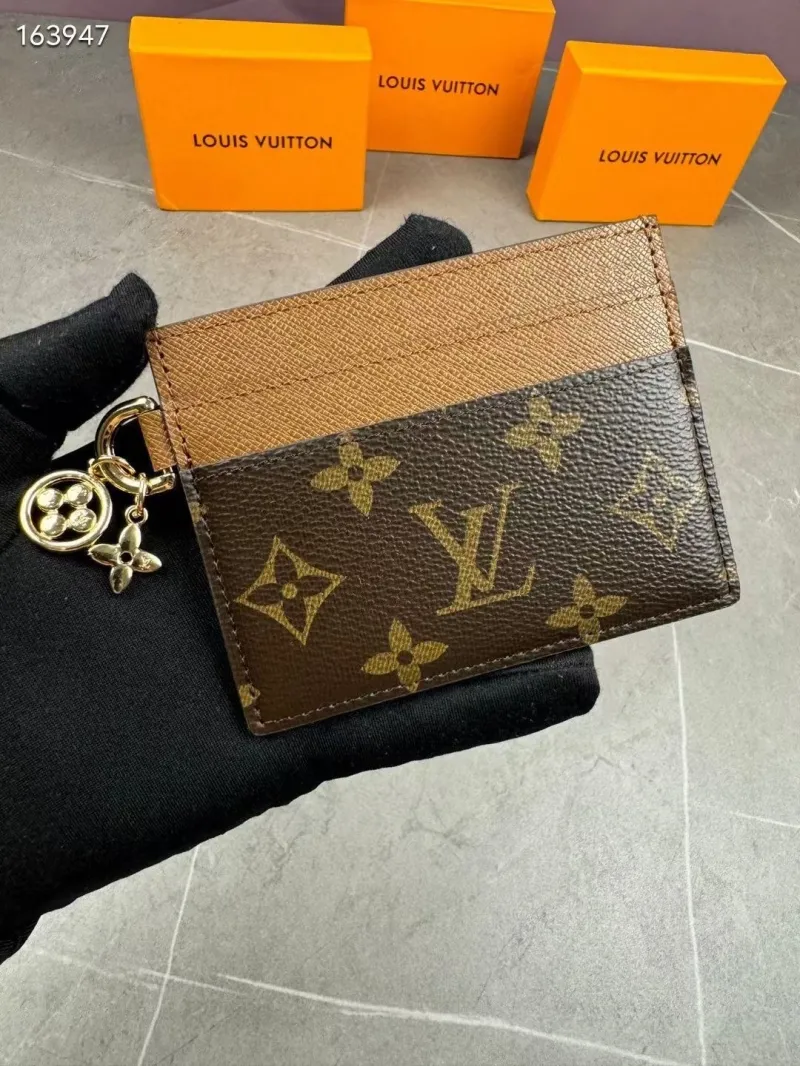 LV Wallets-1532