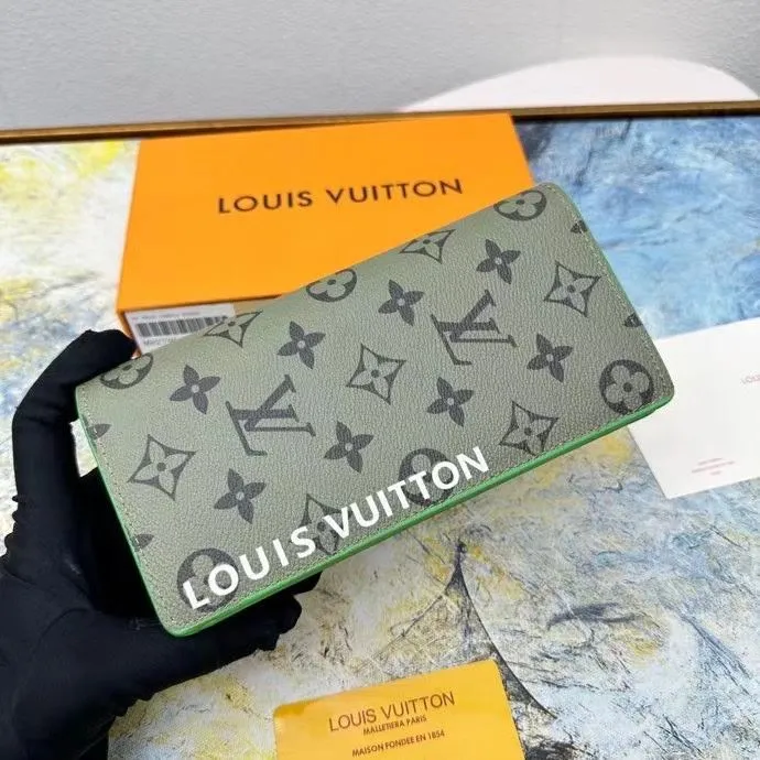LV Wallets-1544