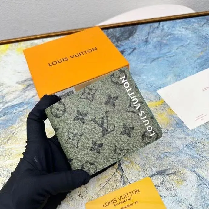 LV Wallets-1549