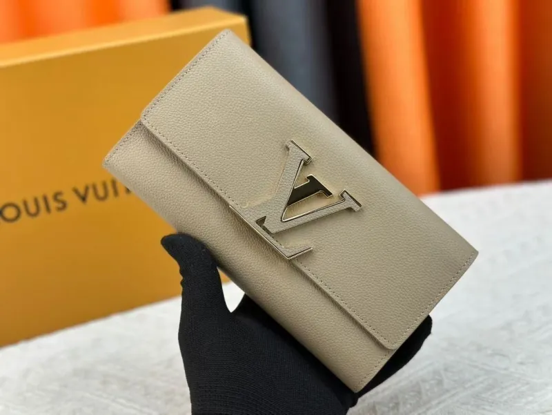 LV Wallets-1552