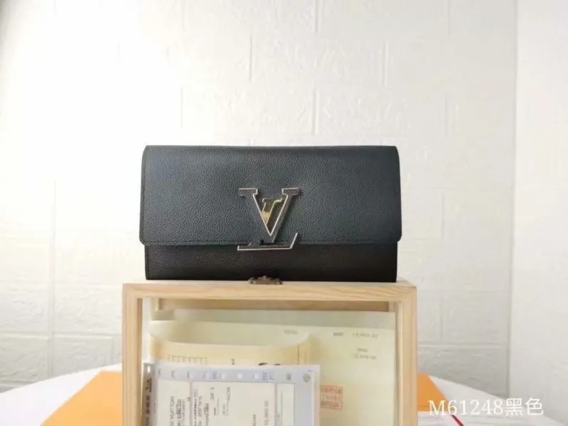 LV Wallets-1555