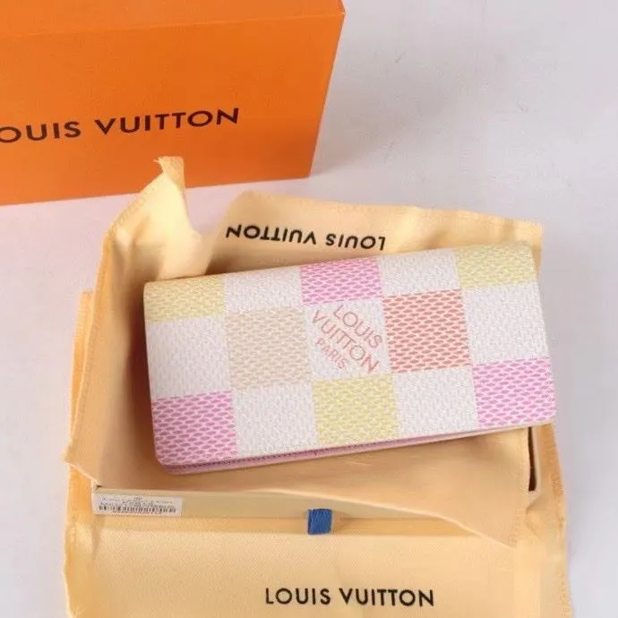 LV Wallets-1582