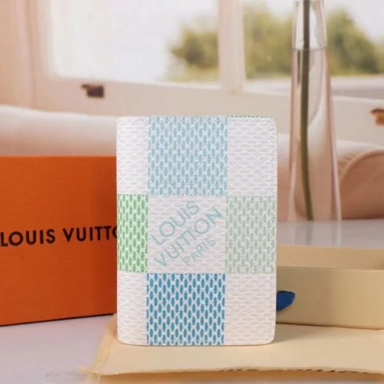LV Wallets-1583
