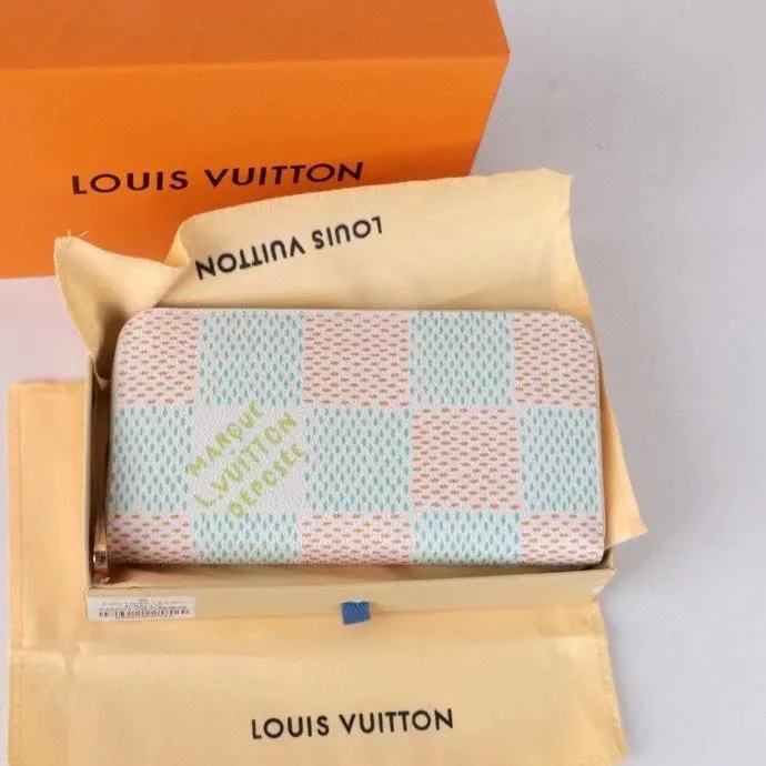 LV Wallets-1589