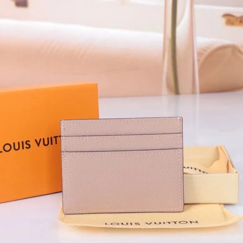 Alternative view of LV Wallets-1601