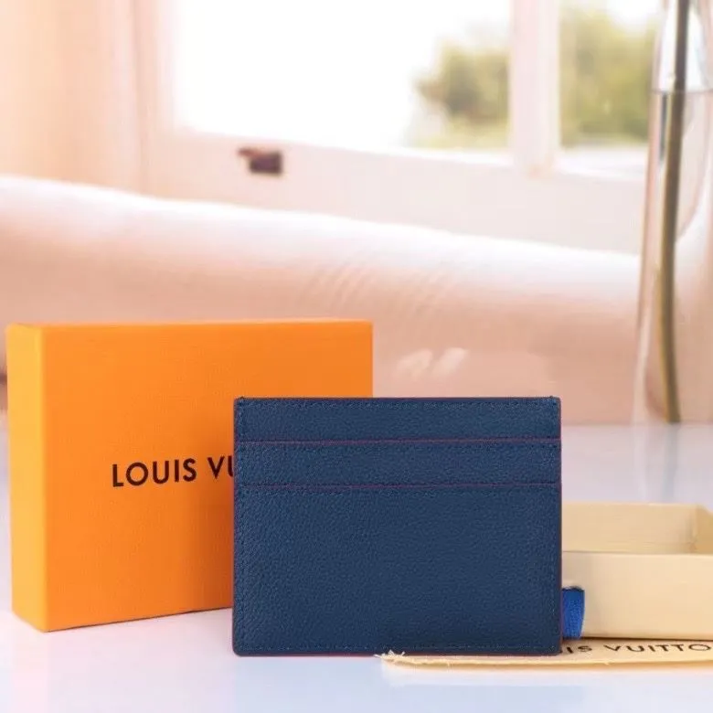 Alternative view of LV Wallets-1605