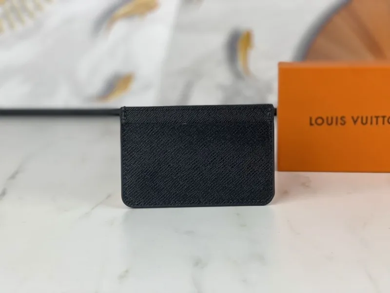 Alternative view of LV Wallets-1617