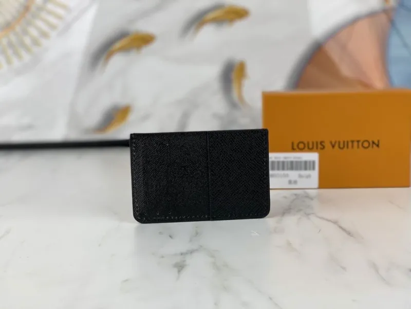 Alternative view of LV Wallets-1619