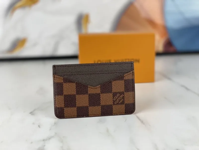 LV Wallets-1621