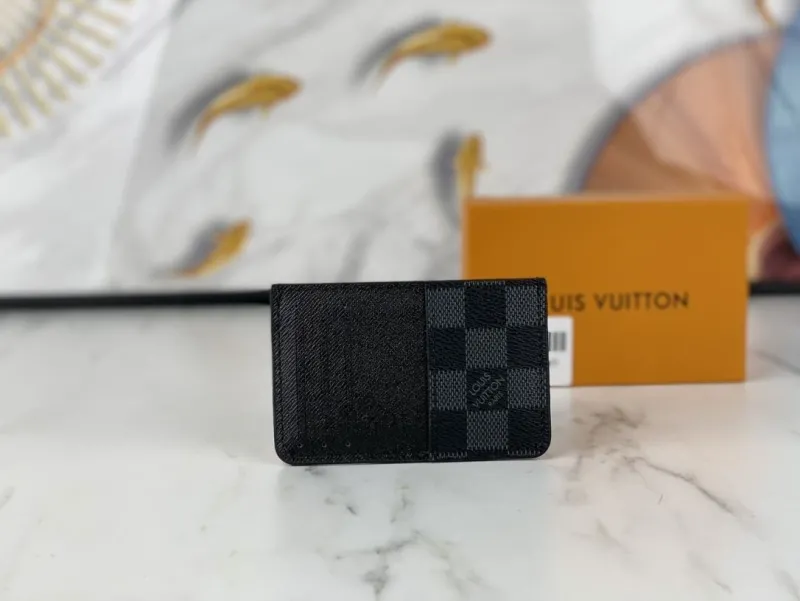 Alternative view of LV Wallets-1622