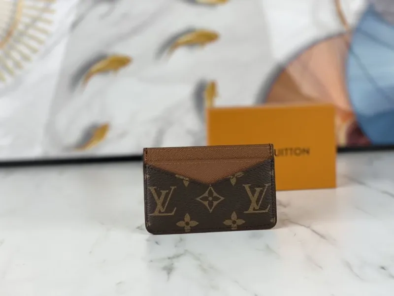 LV Wallets-1623