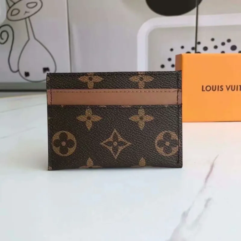 Alternative view of LV Wallets-1631