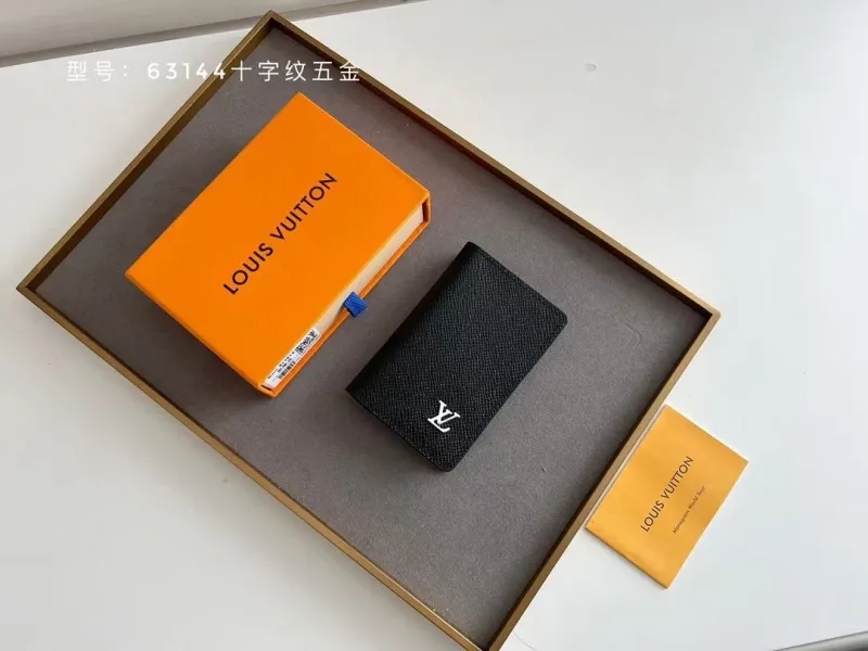 LV Wallets-1636